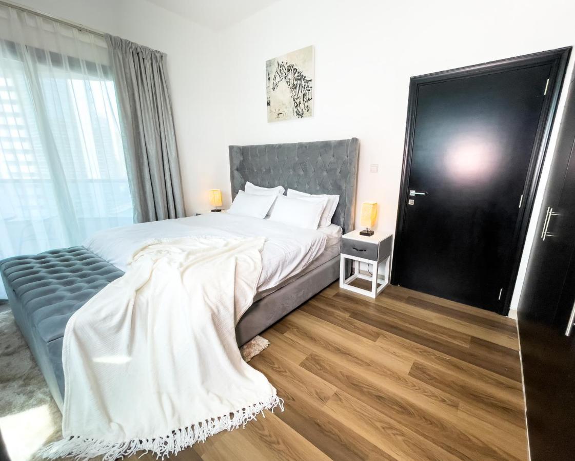 Luxury Room With Marina View Close To Jbr Beach And Metro With Shared Kitchen ดูไบ ภายนอก รูปภาพ