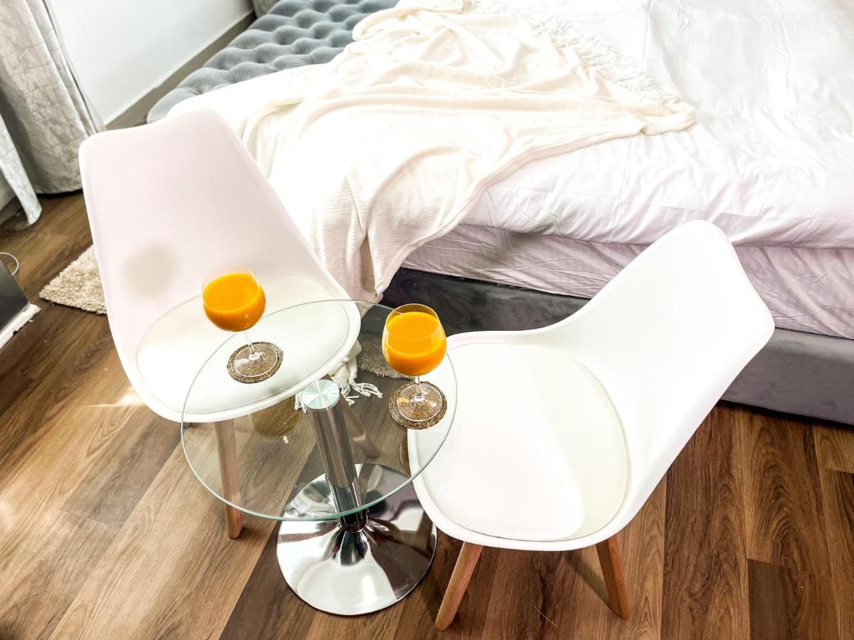 Luxury Room With Marina View Close To Jbr Beach And Metro With Shared Kitchen ดูไบ ภายนอก รูปภาพ