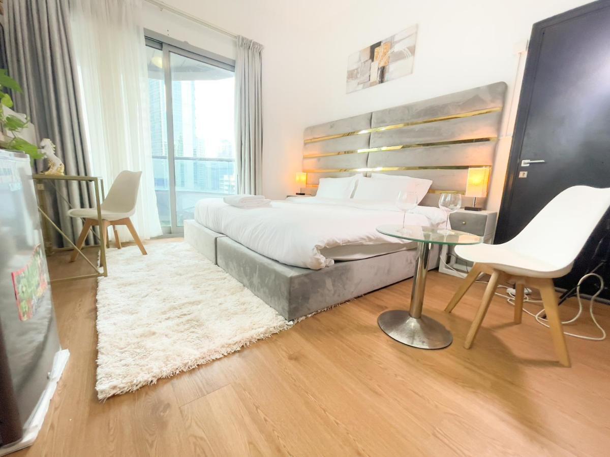 Luxury Room With Marina View Close To Jbr Beach And Metro With Shared Kitchen ดูไบ ภายนอก รูปภาพ